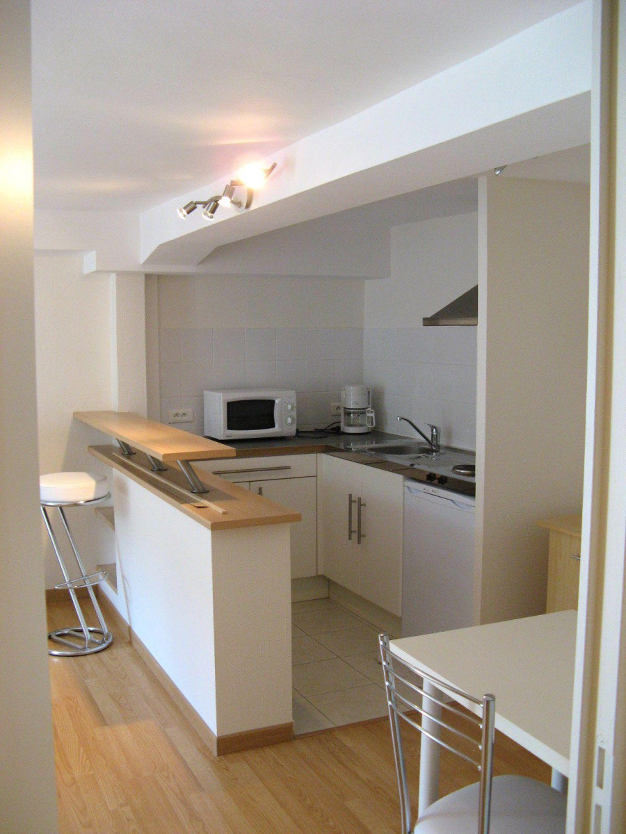 
                                                Location
                                                 TRES BEAU STUDIO