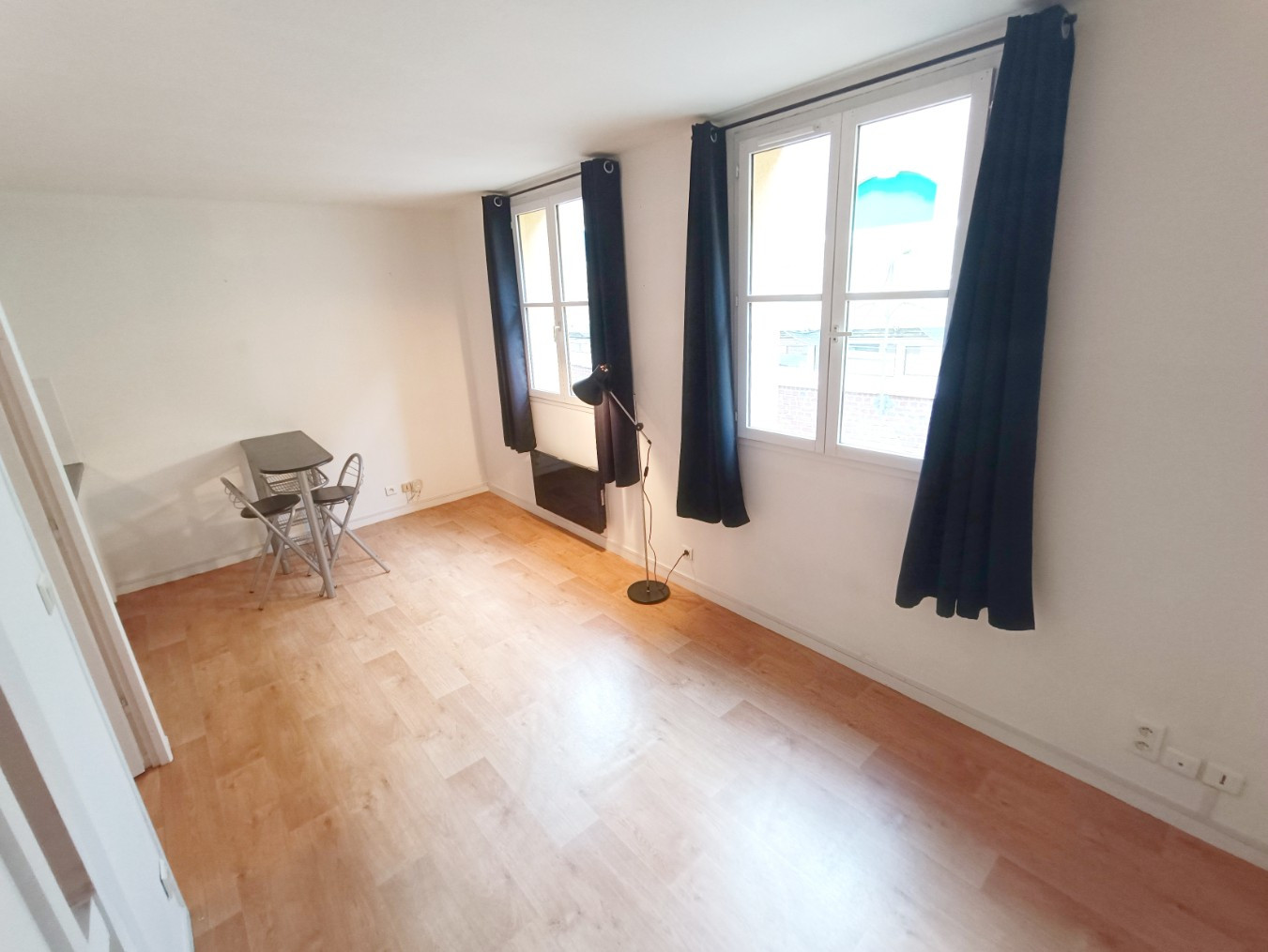 
                                                Vente
                                                 Très beau studio Amiens quartier Saint-Leu