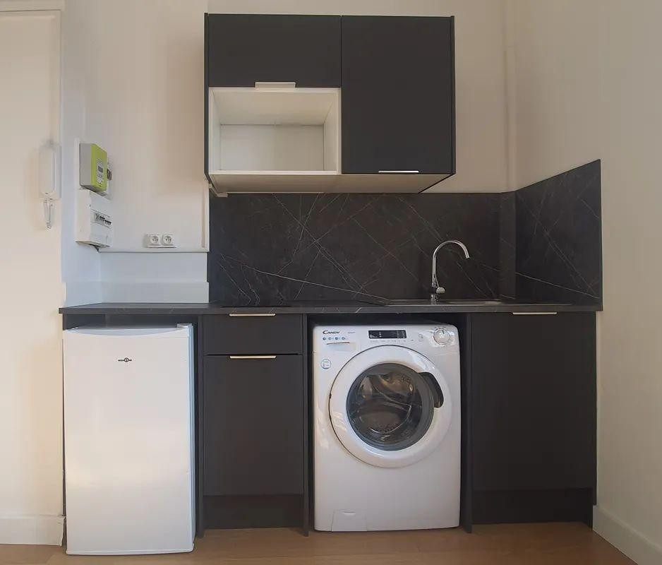 
                                                Location
                                                 Très beau studio meublé 13m² Saint Loup