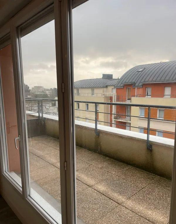 
                                                Location
                                                 Très beau T2 avec balcons à Nantes Beauséjour