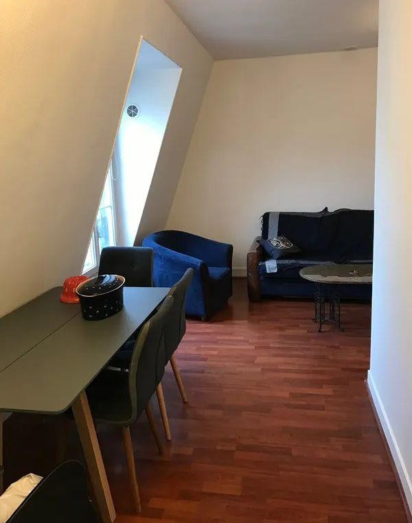 
                                                Location
                                                 Très beau T2 meublé 32m² métro RANELAGH