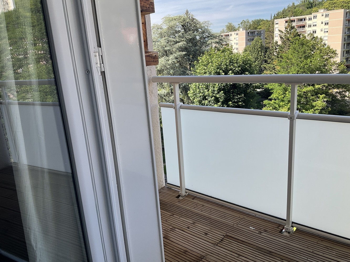 
                                                Location
                                                 Très beau T3 meublé Lyon 9 - Gorge du loup