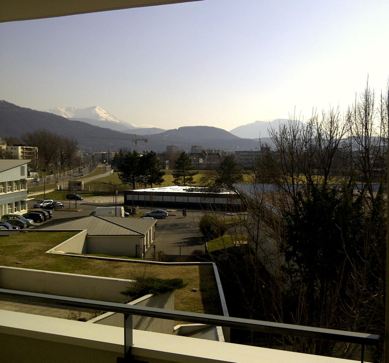 
                                                Location
                                                 Très beau T3 vue sur les montagnes