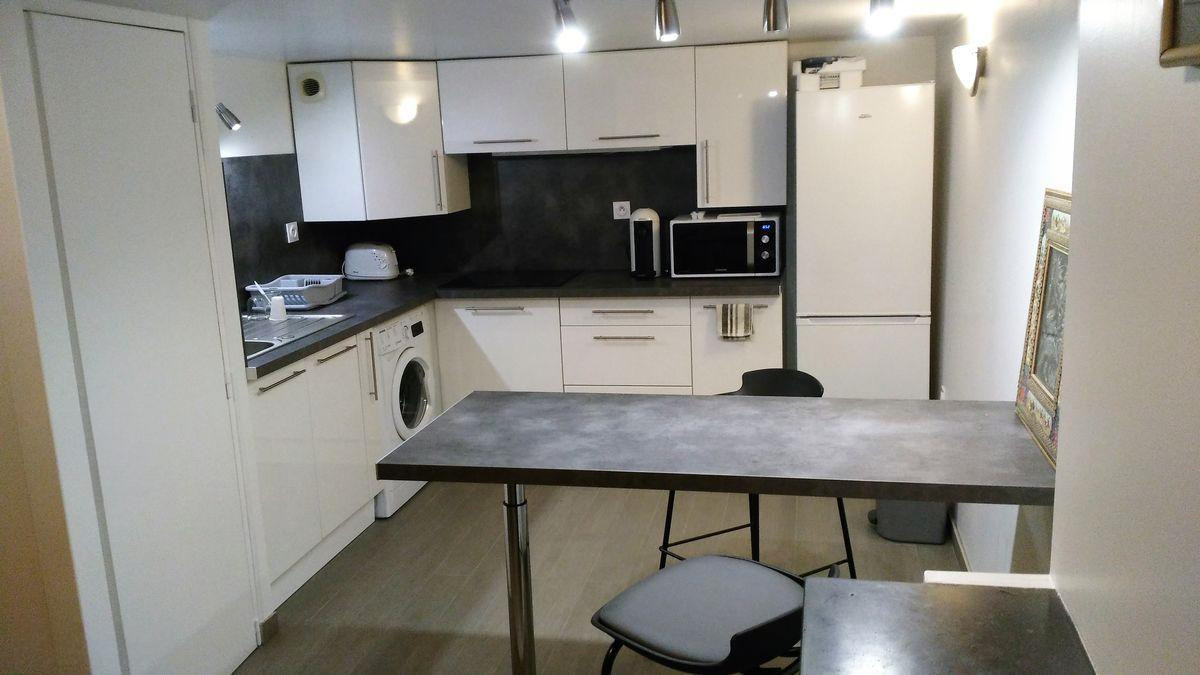 
                                                Location
                                                 Très bel appartement