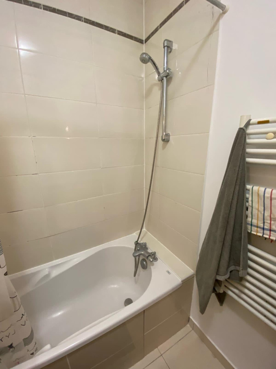 
                                                Location
                                                 Très bel appartement