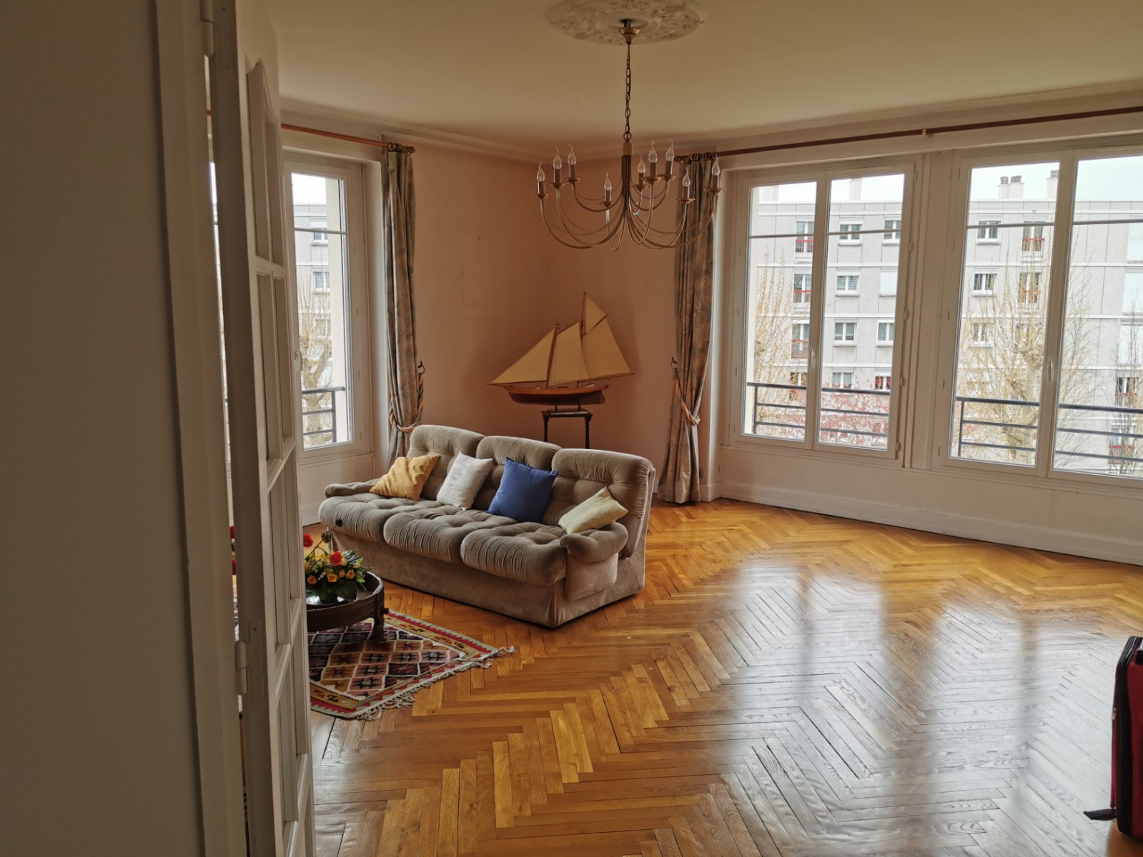 
                                                Vente
                                                 TRES BEL APPARTEMENT DE STANDING