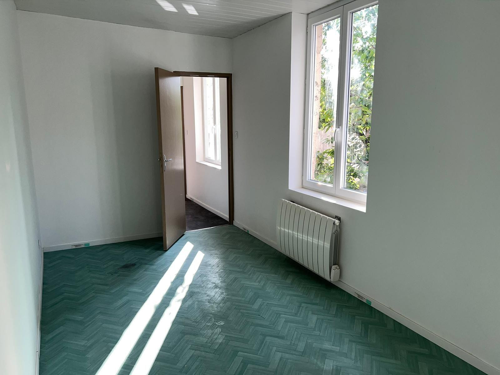
                                                Location
                                                 Très bel Appartement en duplex, très lumineux