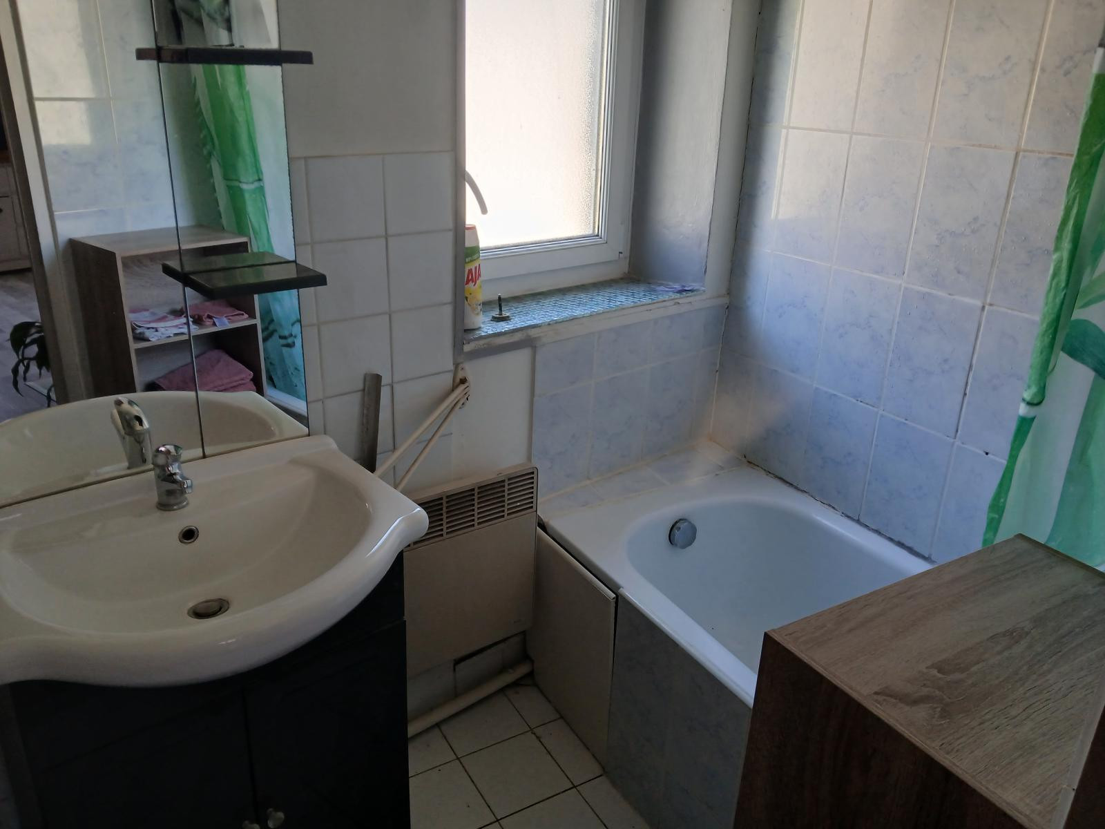 
                                                Location
                                                 Tres bel appartement ensoleille
