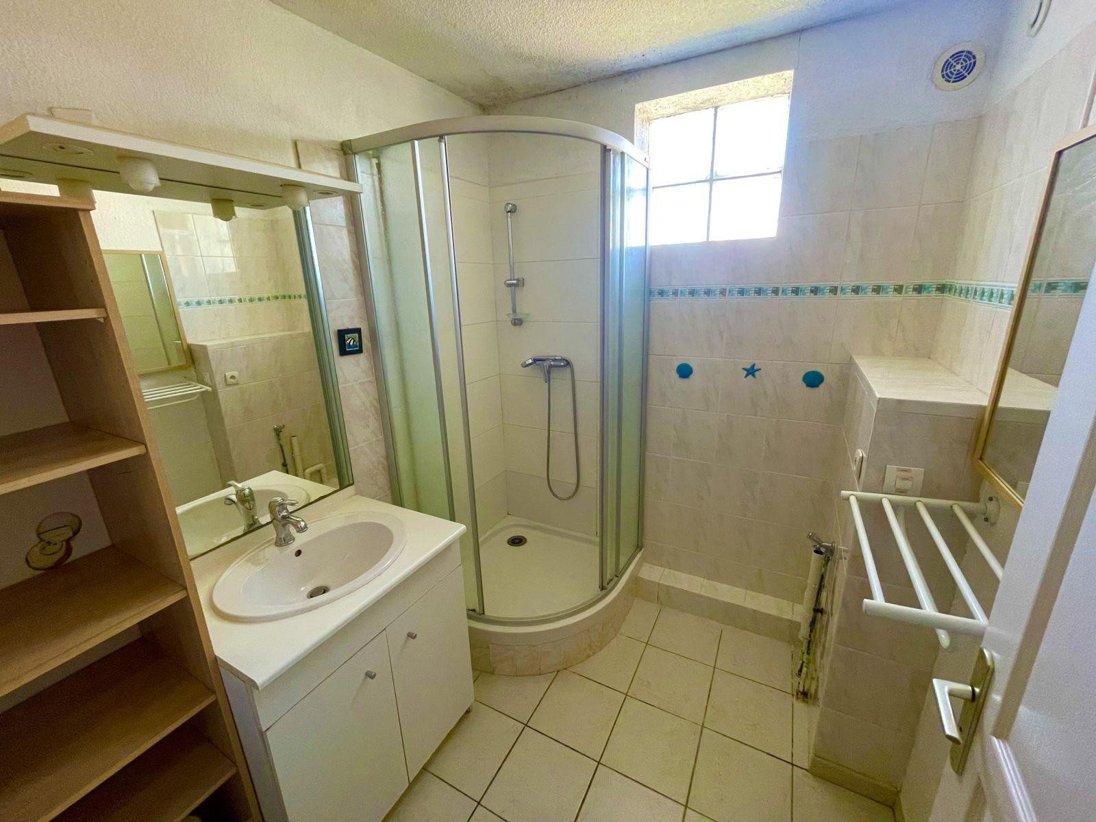 
                                                Location
                                                 Très bel appartement meublé,avec garage,