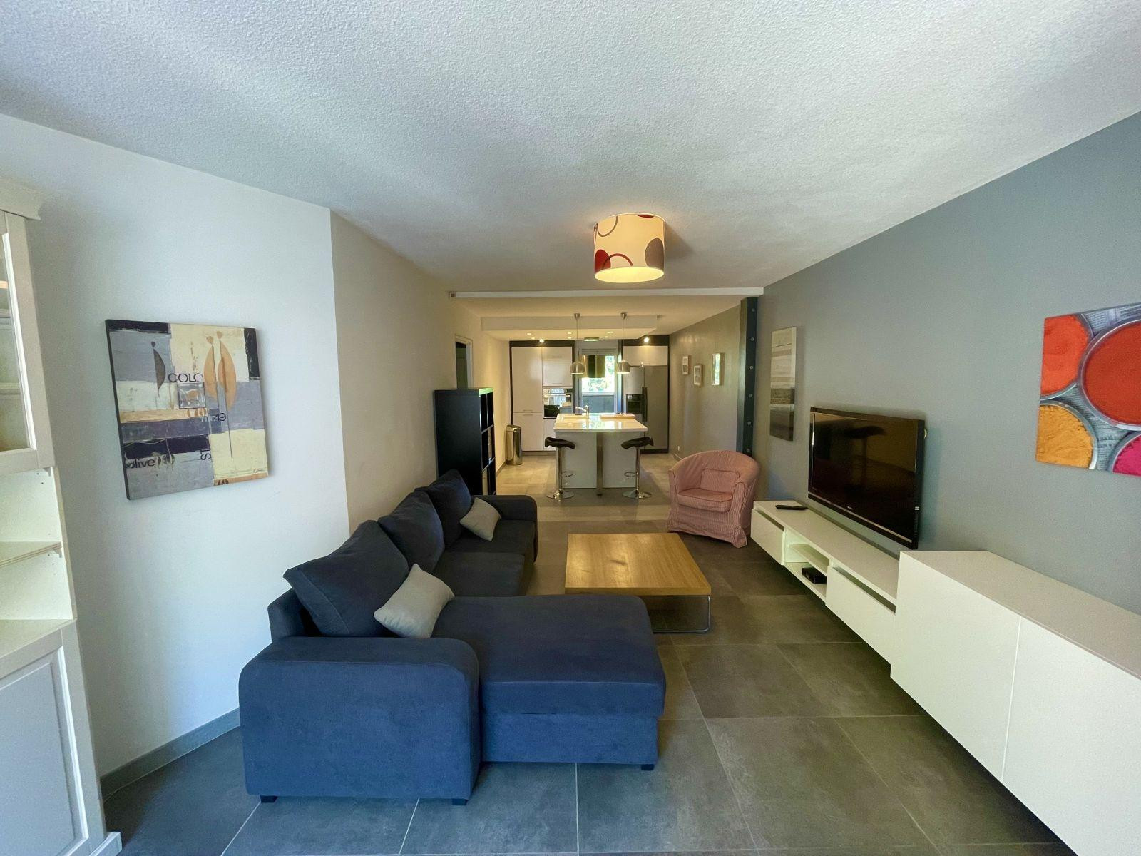 
                                                Location
                                                 Très bel appartement meublé,avec garage,