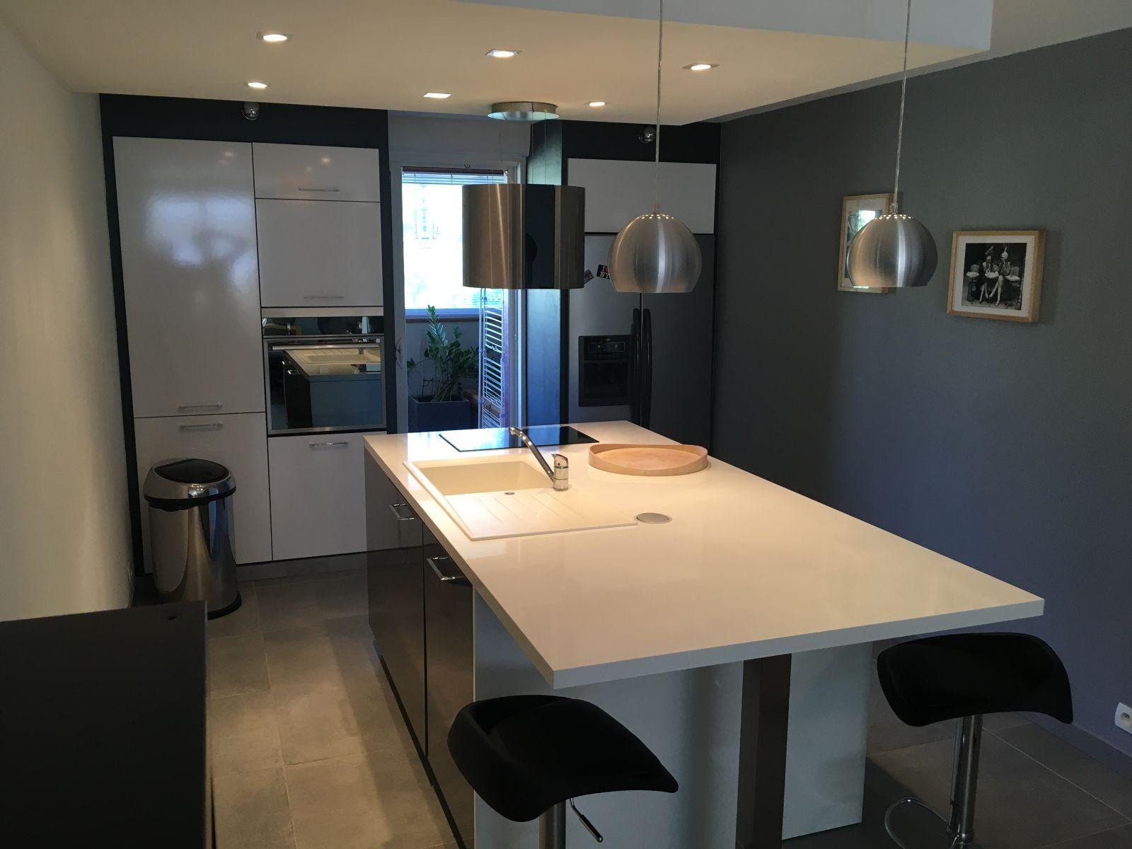 
                                                Location
                                                 Très bel appartement meublé,avec garage,