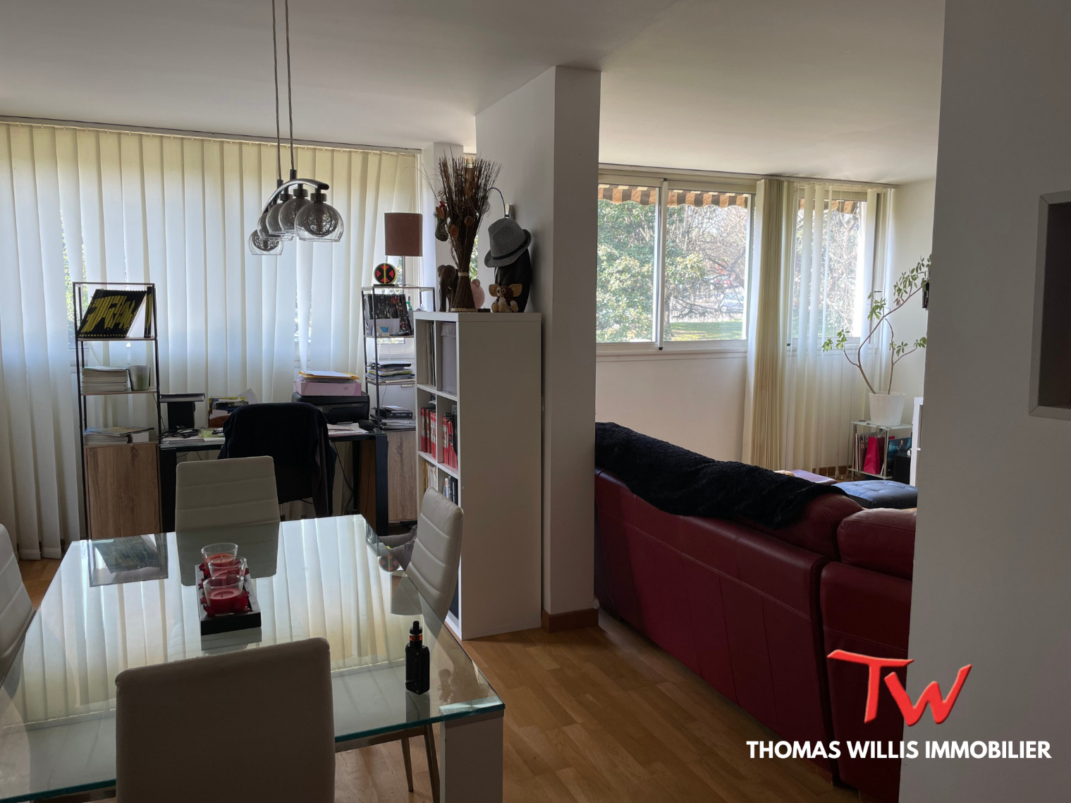 
                                                Vente
                                                 TRES BEL APPARTEMENT T3 90m2 ECULLY CENTRE