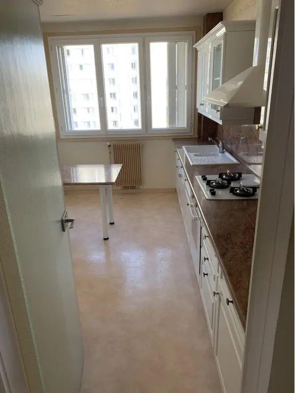 
                                                Location
                                                 Très bel appartement - Vue imprenable sur le lac