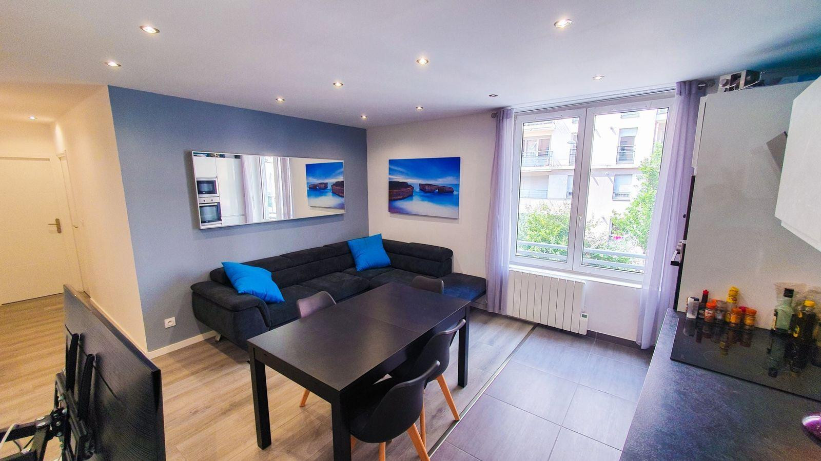 
                                                Colocation
                                                 Très belle chambre 12m² dans magnifique colocation