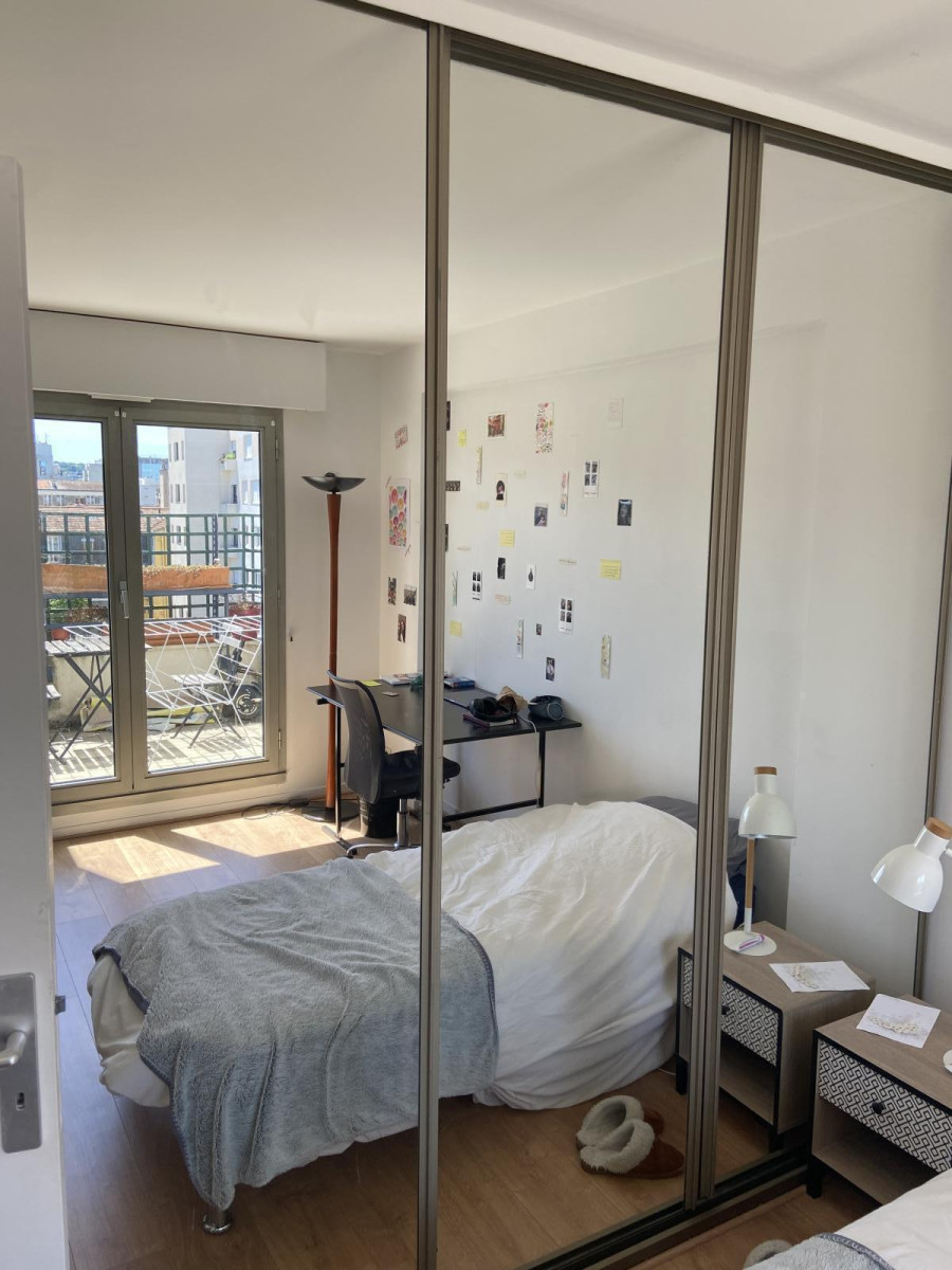
                                                Colocation
                                                 Très belle chambre avec terrasse