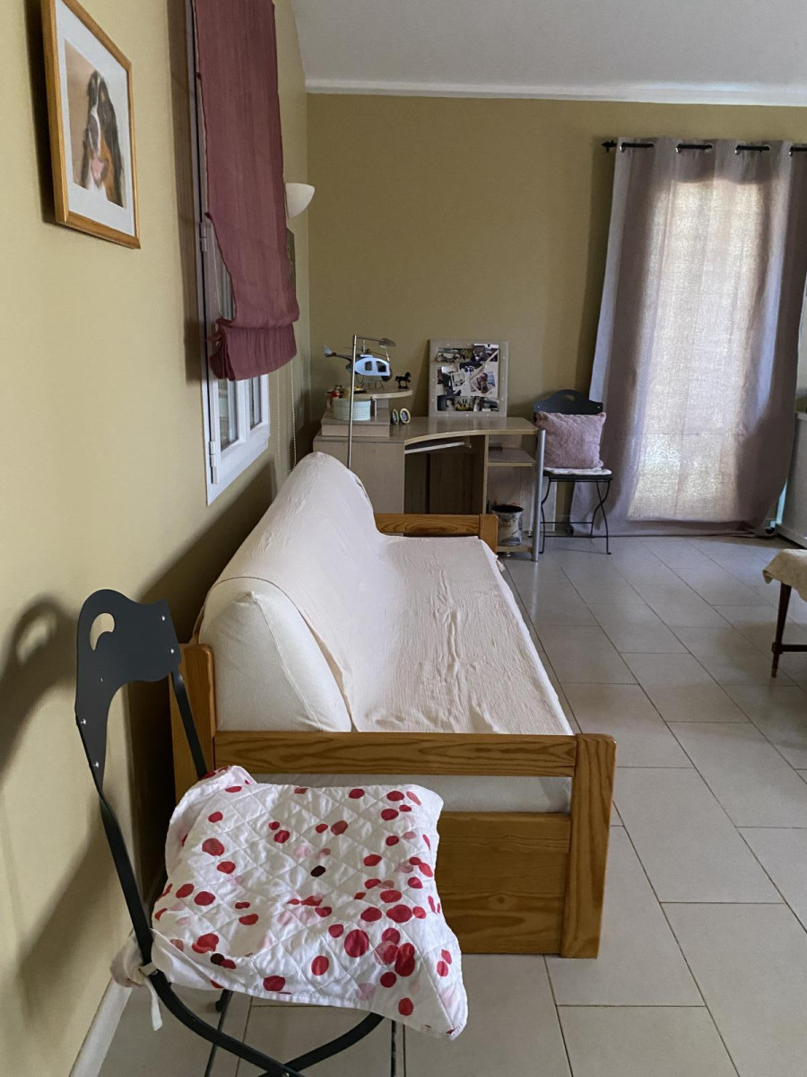 
                                                Colocation
                                                 Très belle et grande chambre meublée