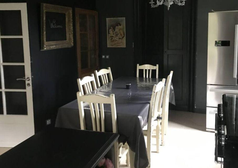 
                                                Colocation
                                                 Très belle maison avec grands espaces communs