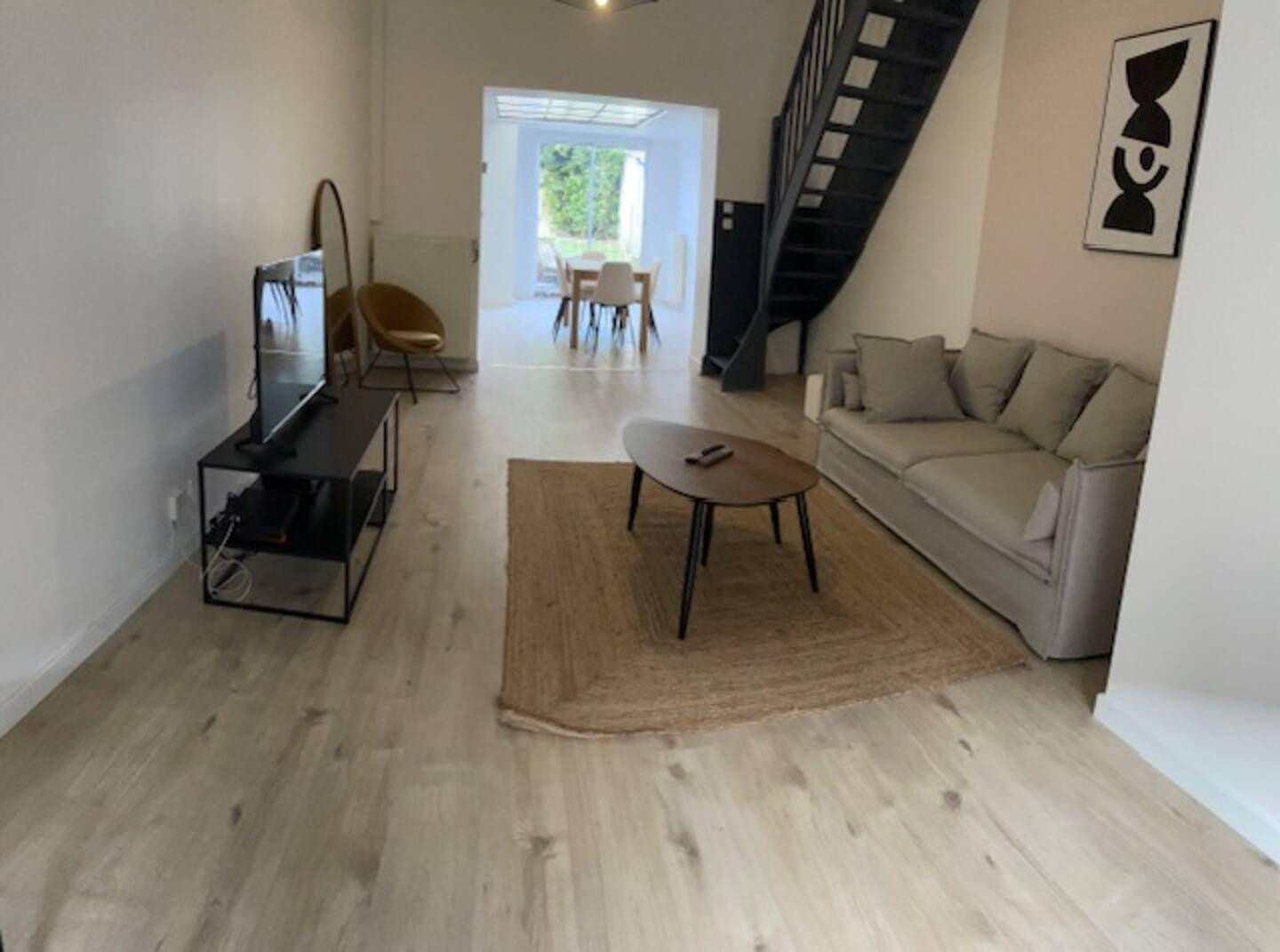 
                                                Location
                                                 Très belle maison rénovée des années 1930