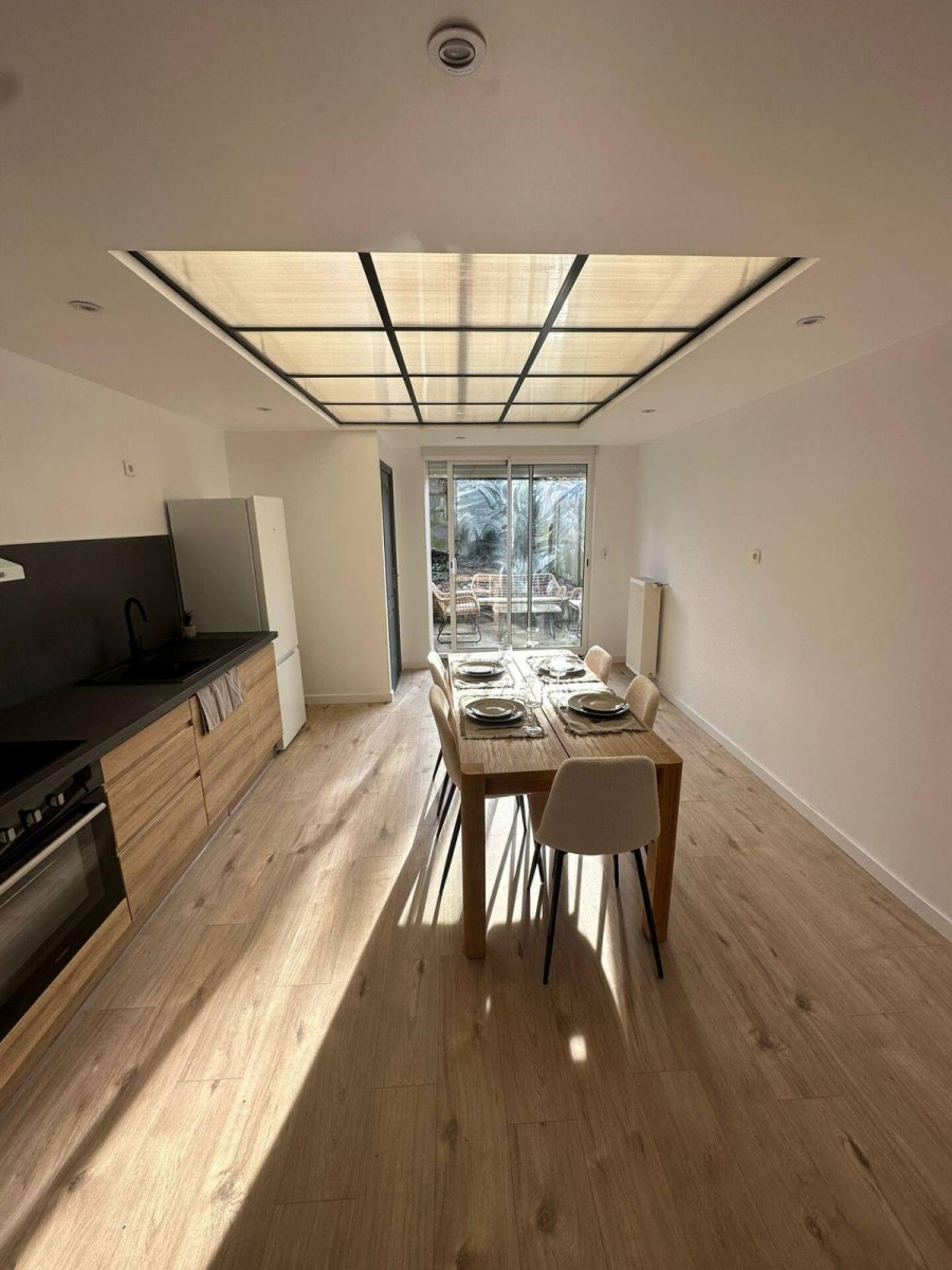 
                                                Location
                                                 Très belle maison rénovée des années 1930