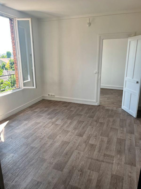 
                                                Location
                                                 Très joli deux pièces de 33 m2 refait à neuf RDC