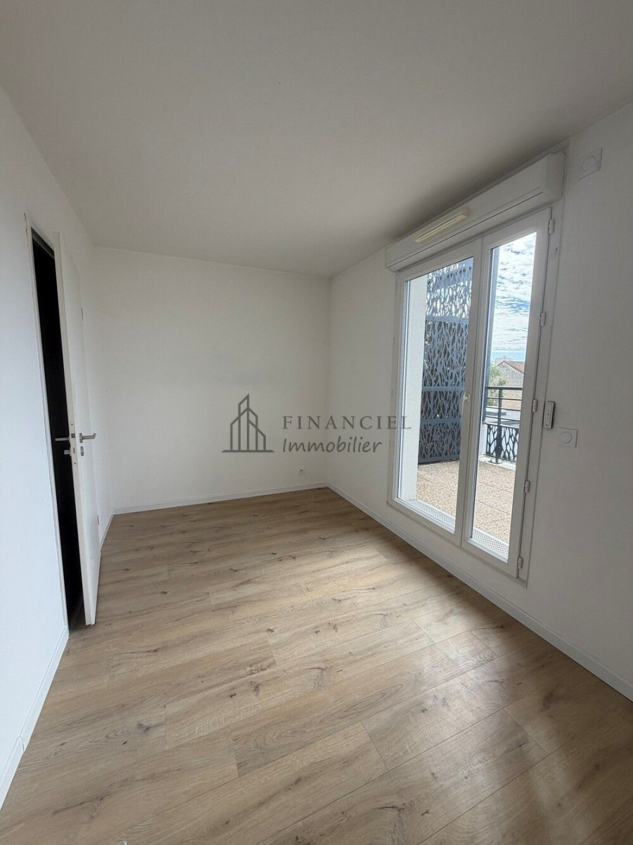 
                                                Location
                                                 TRES JOLI STUDIO - QUARTIER DES RABAUX - 32m²