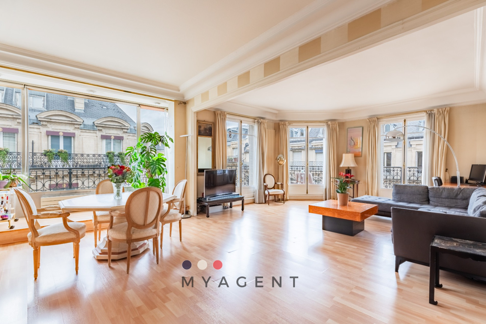 
                                                Vente
                                                 Triangle d’or – Paris 8 Appartement 5/6 pièces