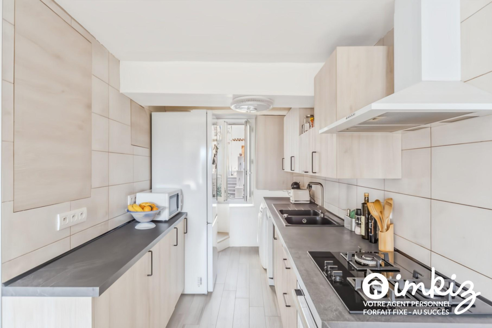 
                                                Vente
                                                 Triplex traversant  entièrement rénové