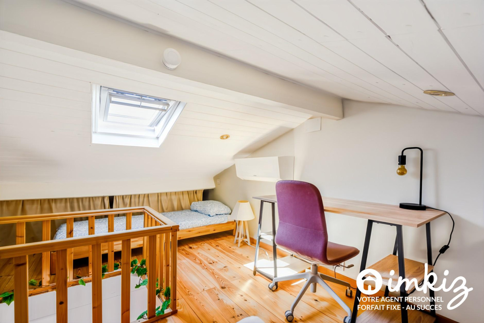 
                                                Vente
                                                 Triplex traversant  entièrement rénové