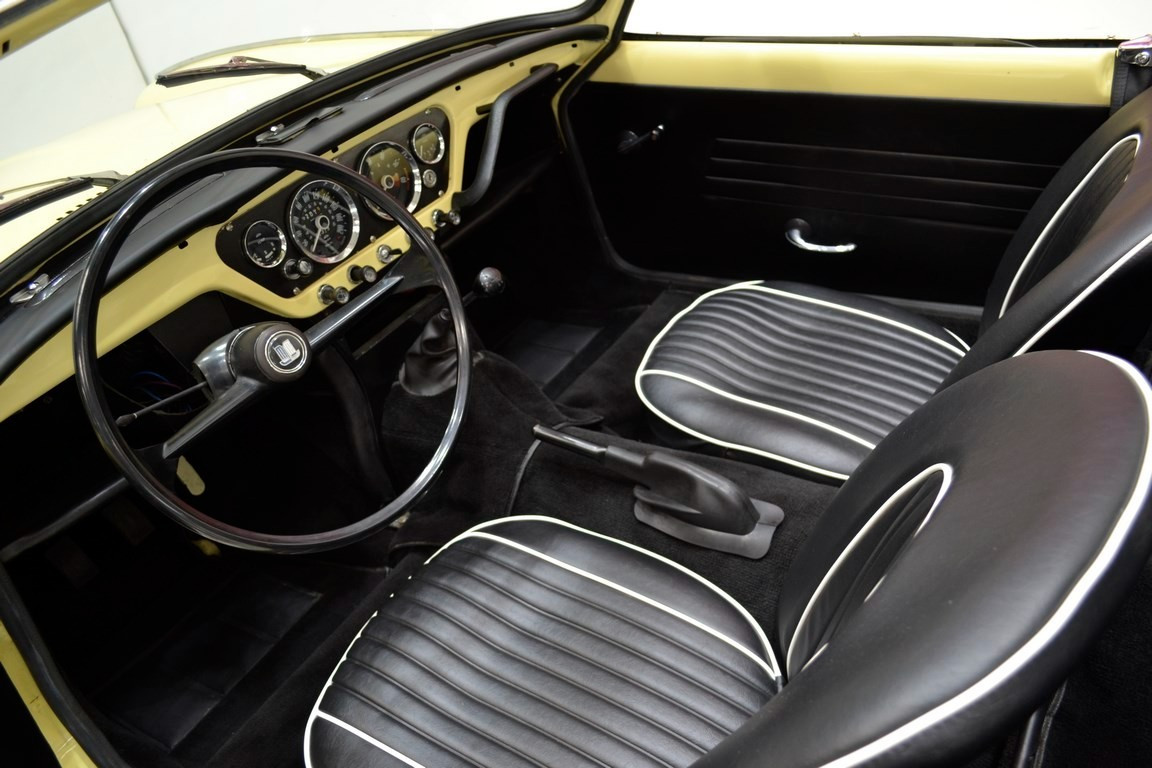 
                                                Voiture
                                                 TRIUMPH  Spitfire MK2