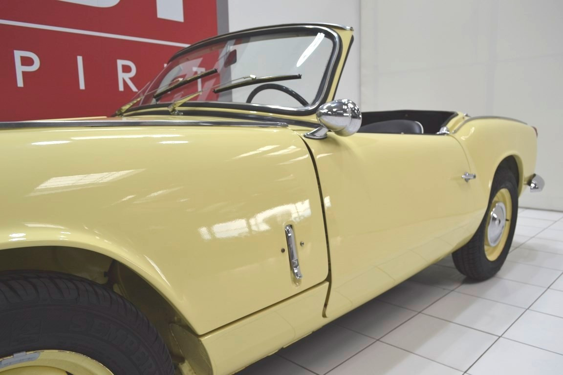 
                                                Voiture
                                                 TRIUMPH  Spitfire MK2