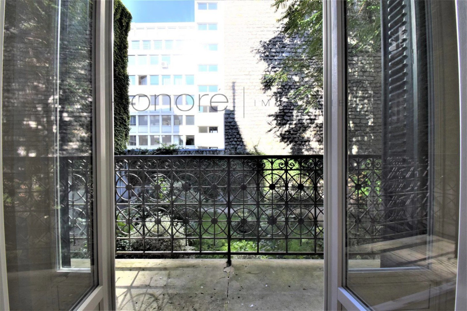 
                                                Vente
                                                 TROCADERO / POMPE – MAISON DE VILLE ATYPIQUE