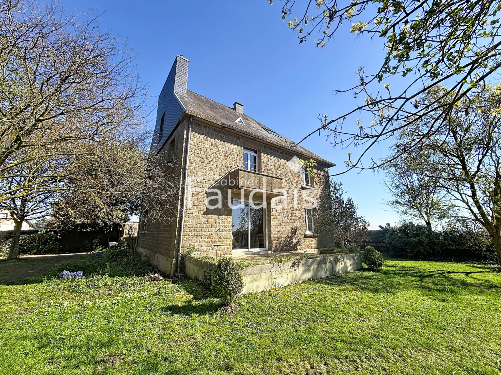 
                                                Vente
                                                 TROISGOTS Maison 5 chambres 
