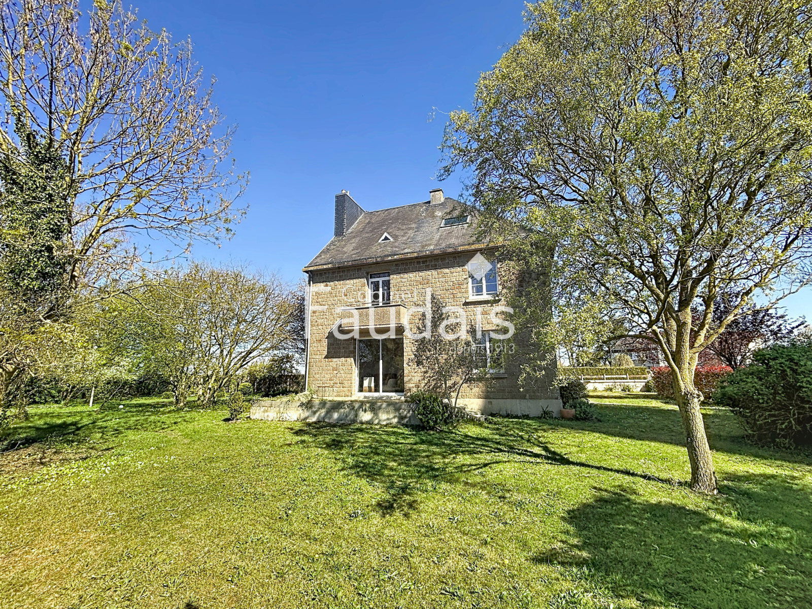 
                                                Vente
                                                 TROISGOTS Maison 5 chambres 