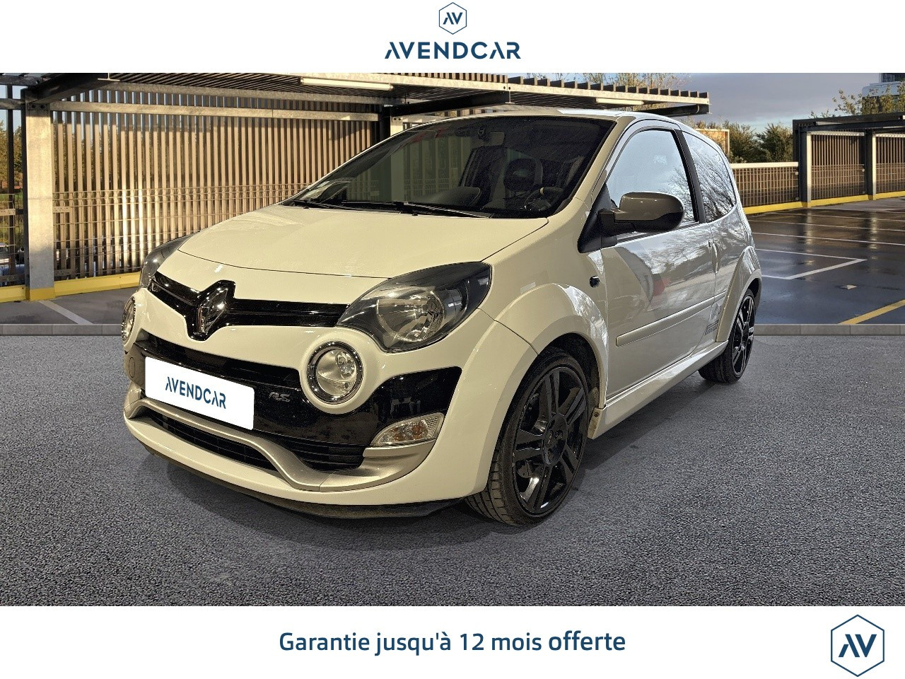 
                                                Voiture
                                                 TWINGO 1.6 135 RS CUP