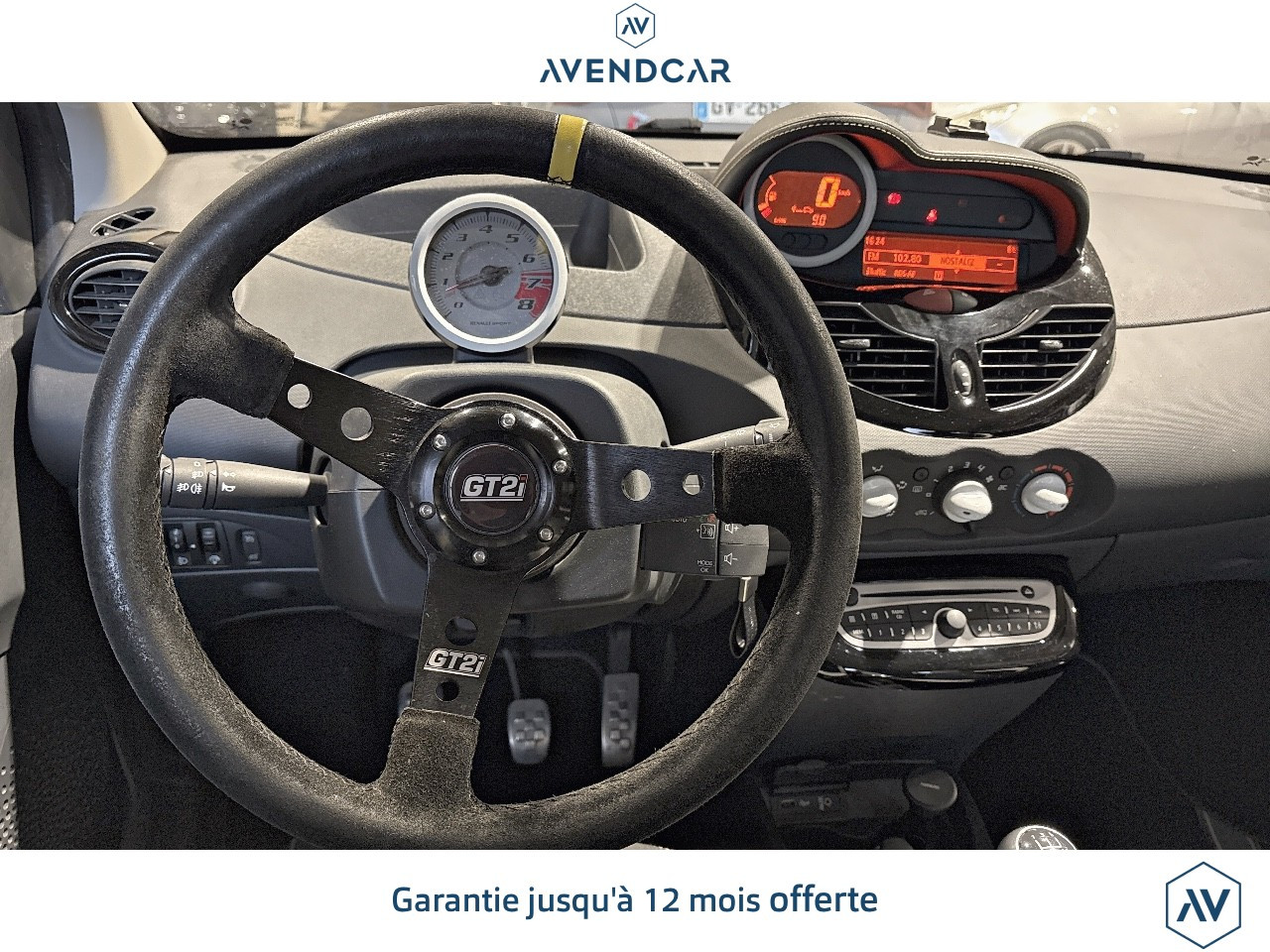 
                                                Voiture
                                                 TWINGO 1.6 135 RS CUP