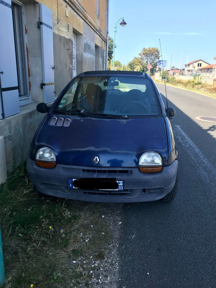 
                                                Voiture
                                                 twingo