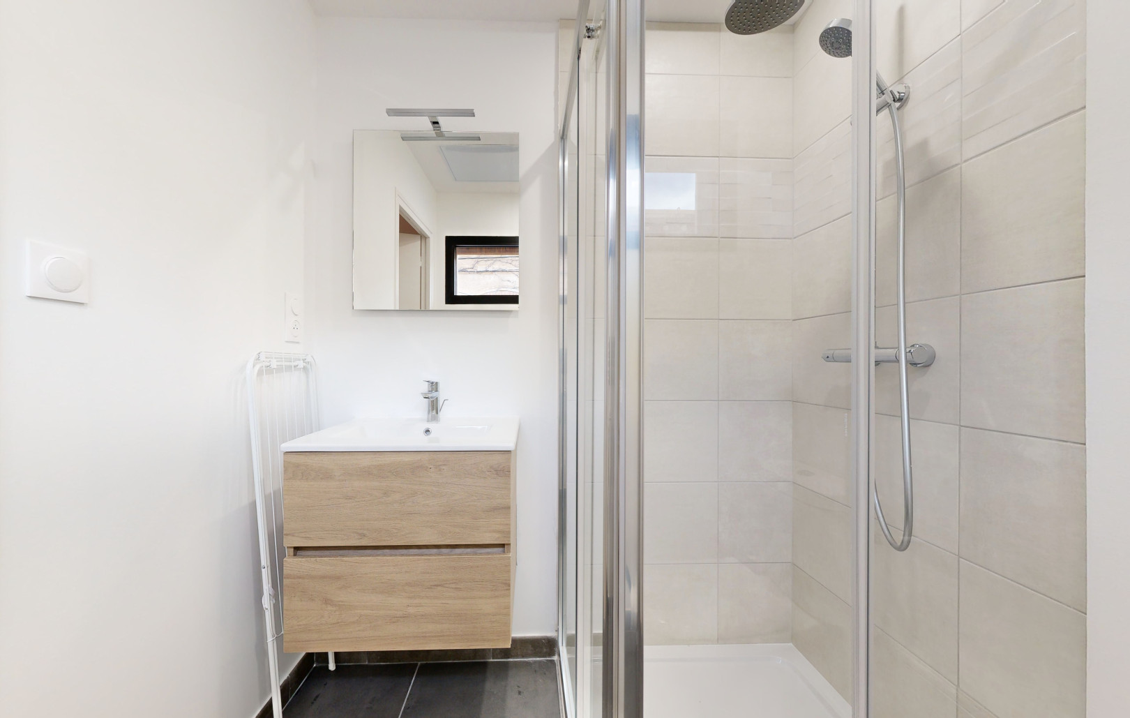 
                                                Colocation
                                                 Ty Poq 1