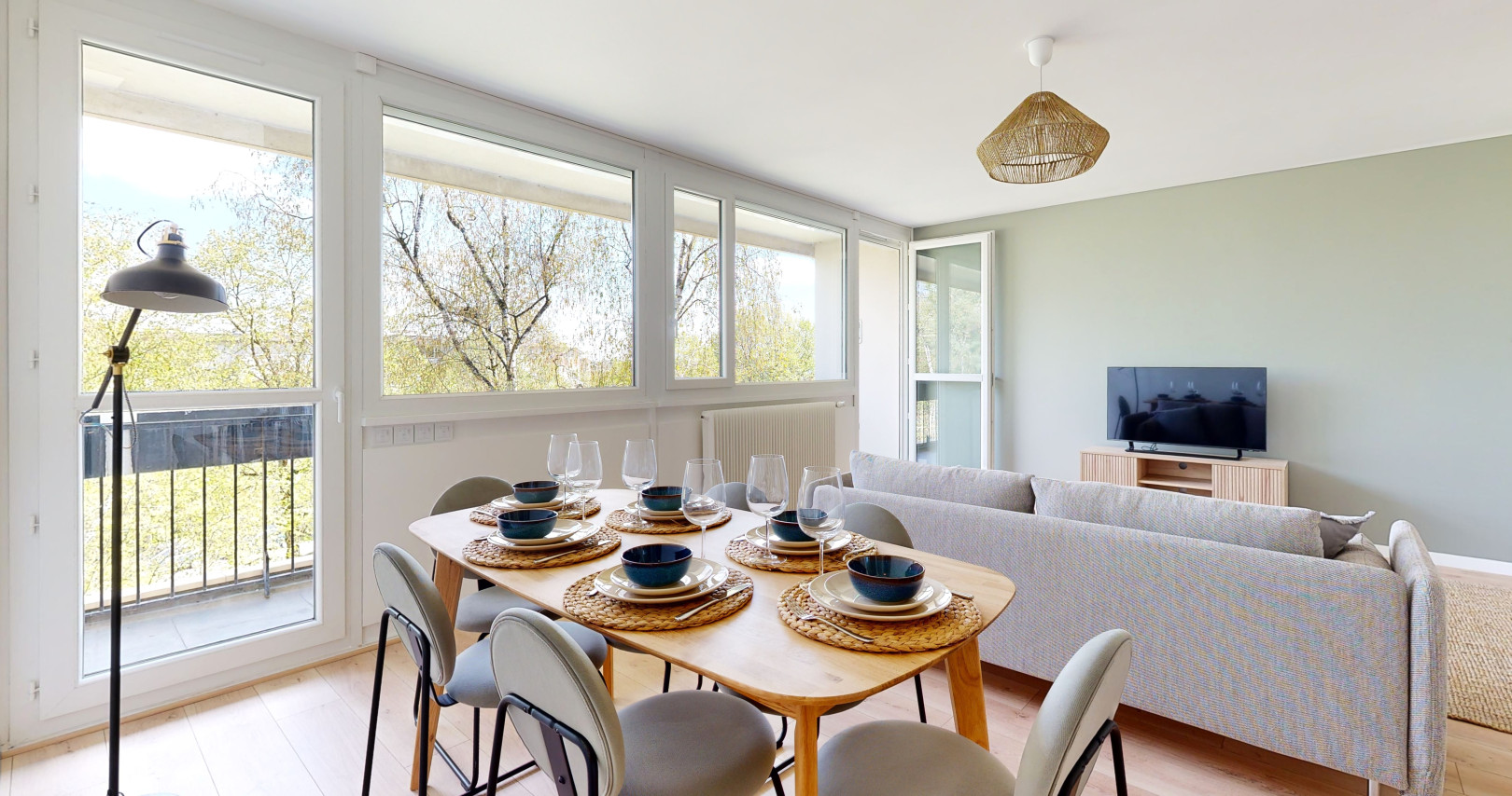 
                                                Colocation
                                                 Ty Vit 2