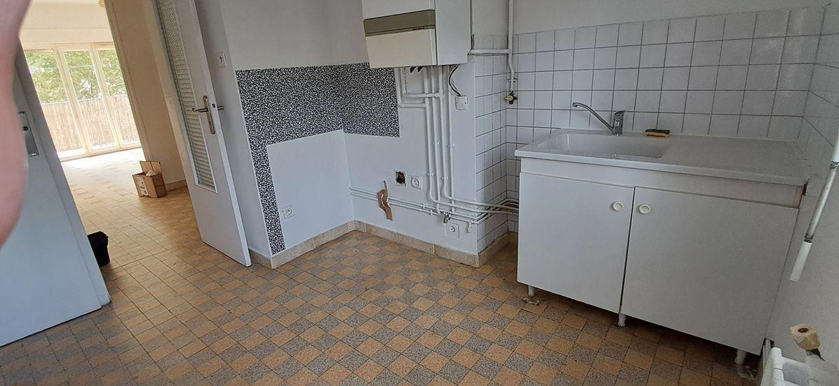 
                                                Location
                                                 Type 3 avignon centre