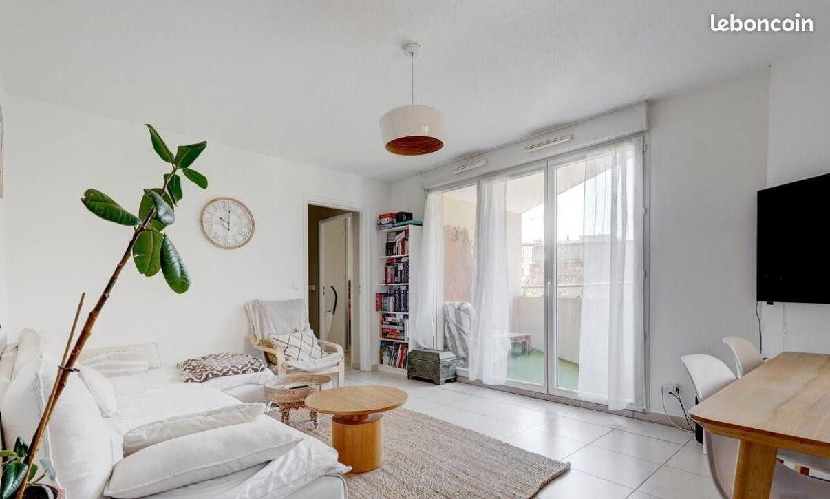 
                                                Location
                                                 Type 3 meublé calme +double stationnement 13004