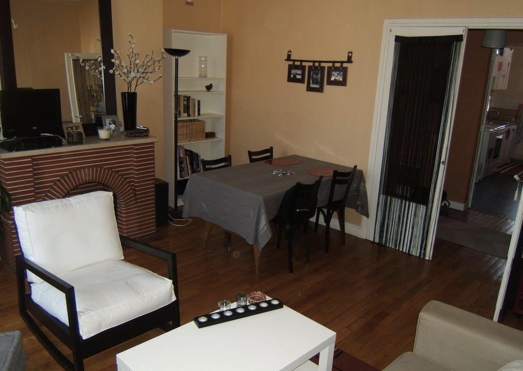 
                                                Location
                                                 Type 3 traversant rue Nationale Tours