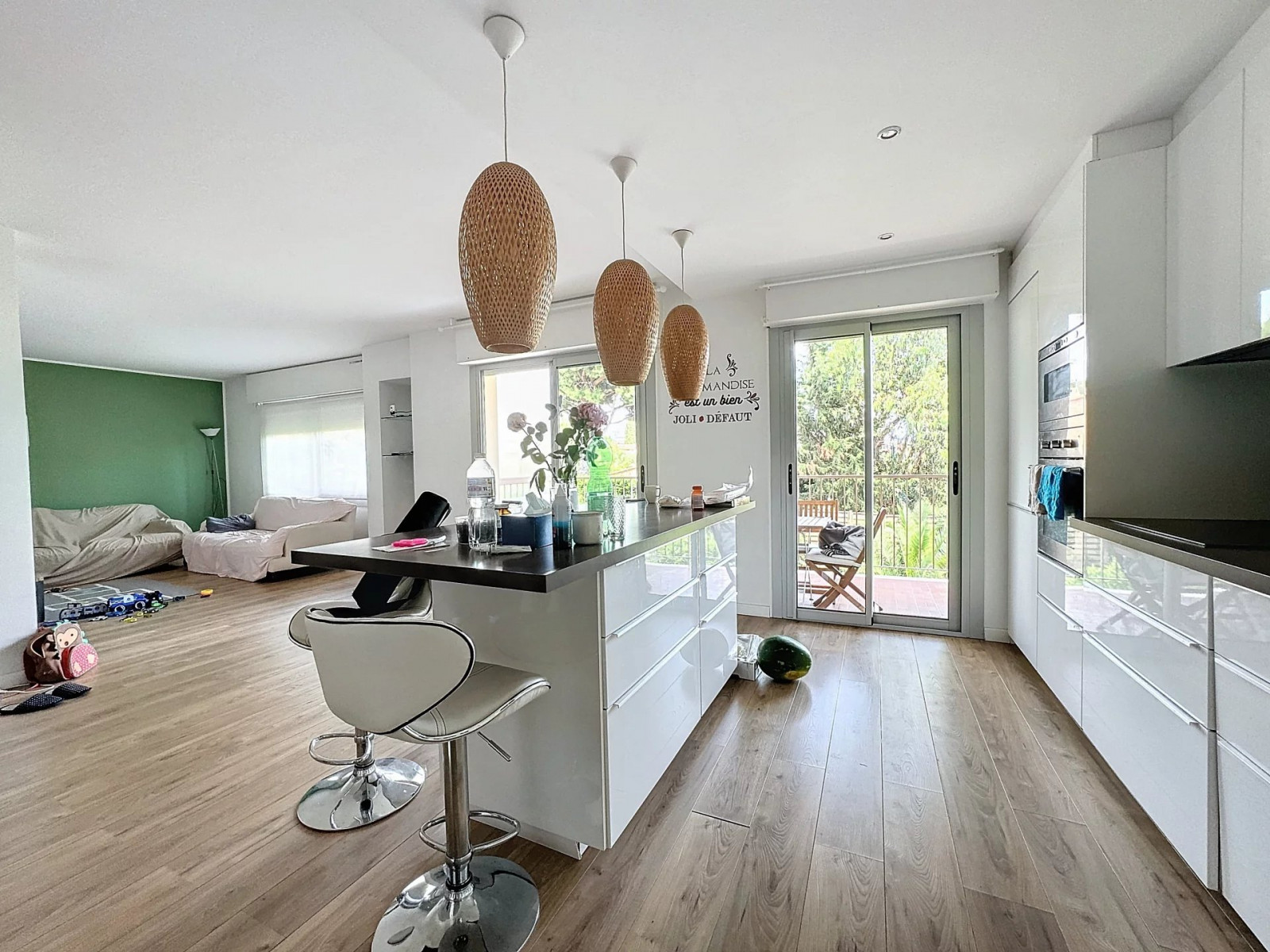 
                                                Vente
                                                 Tzanck, grand 3p de 88 m2