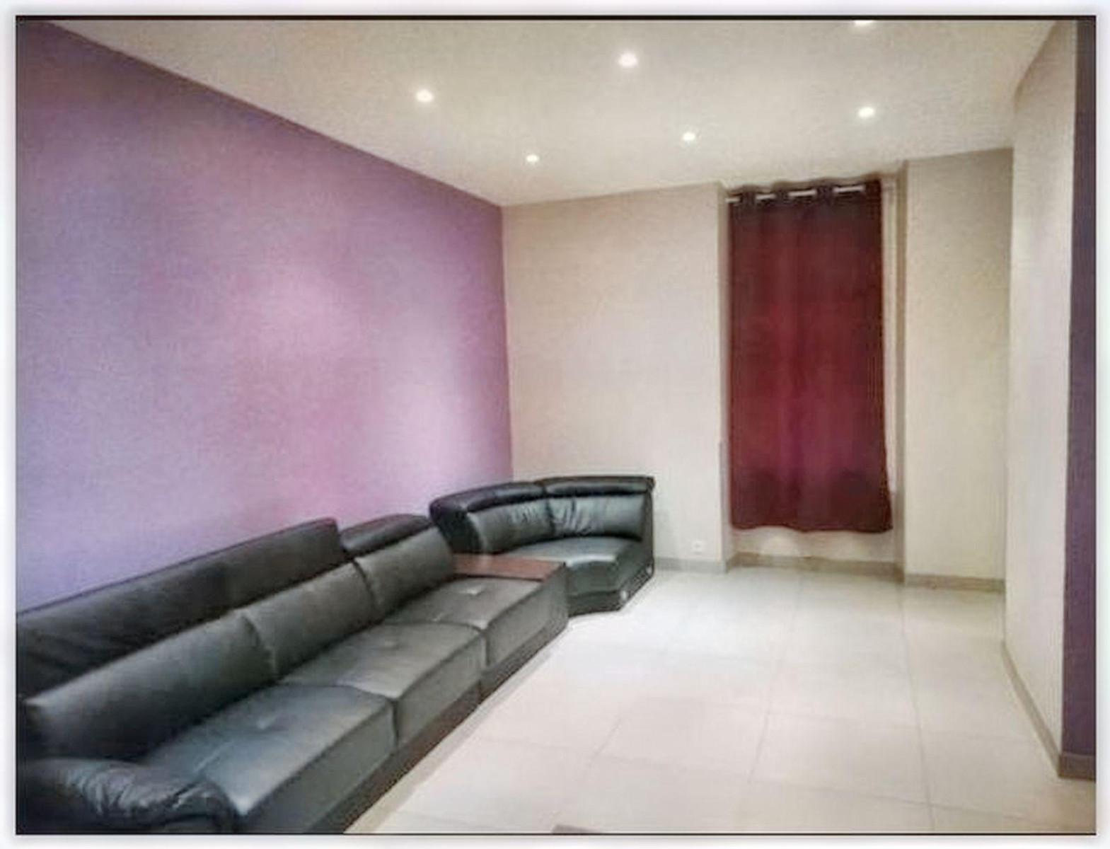 
                                                Location
                                                 Un bel appartement de 100 m² à 100 m de la Seine