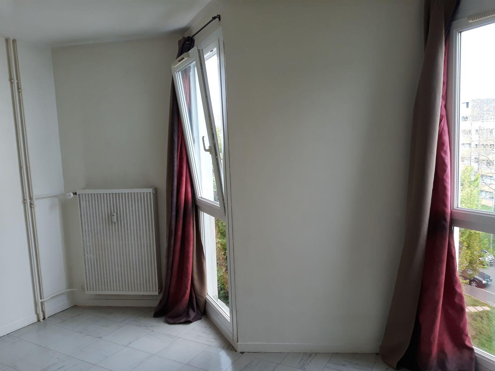 
                                                Location
                                                 UN F2 vraiment  spacieux de 54 M2
