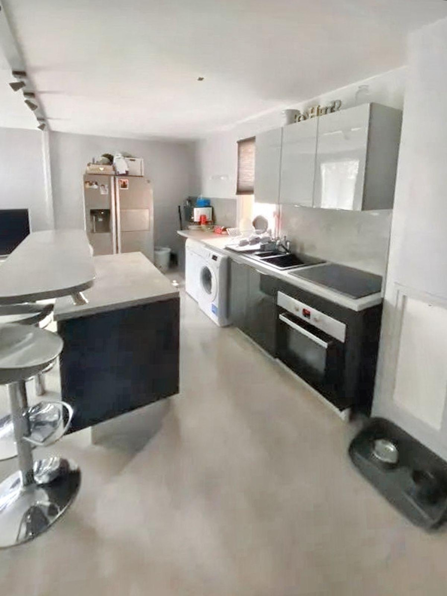 
                                                Location
                                                 Un joli F3 pour vous ressourcer près de la nature