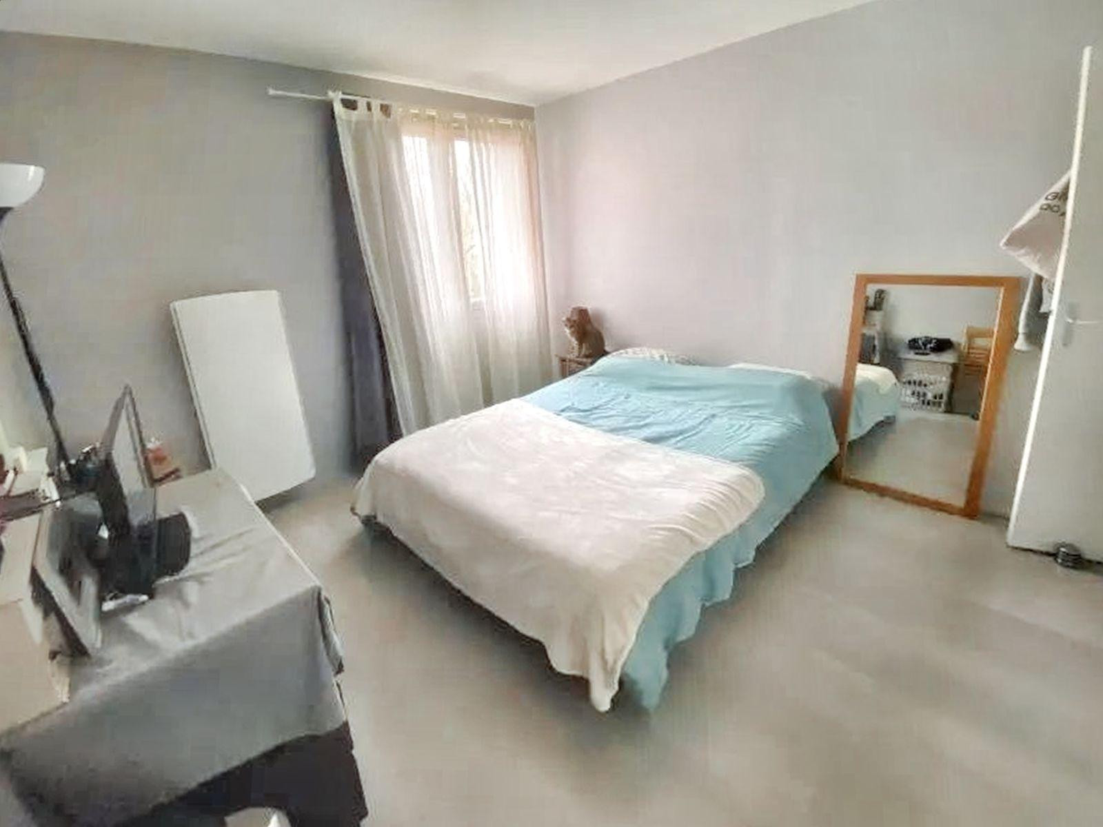 
                                                Location
                                                 Un joli F3 pour vous ressourcer près de la nature