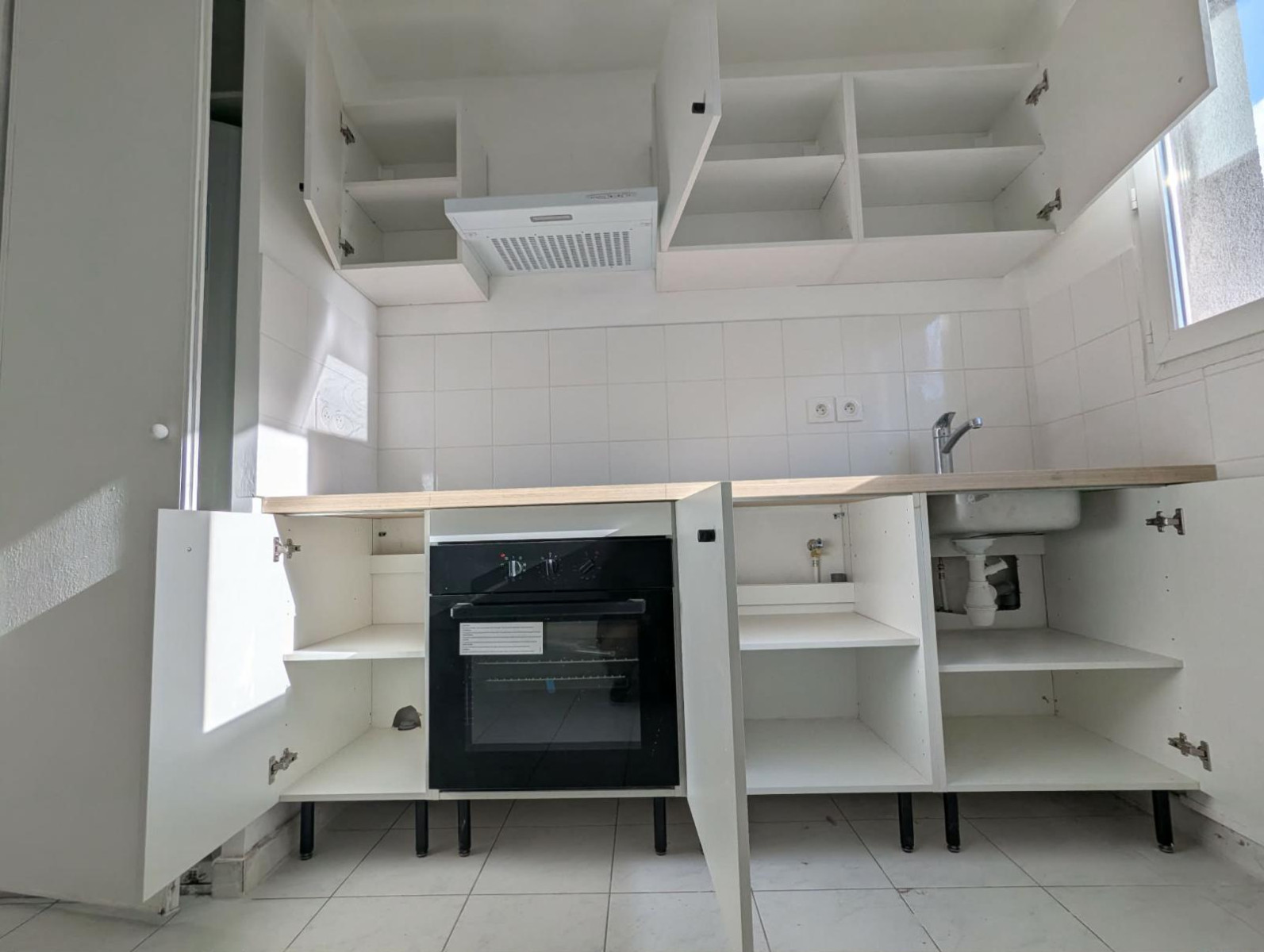 
                                                Location
                                                 Un T3 rénové, proche stade de France  saint denis