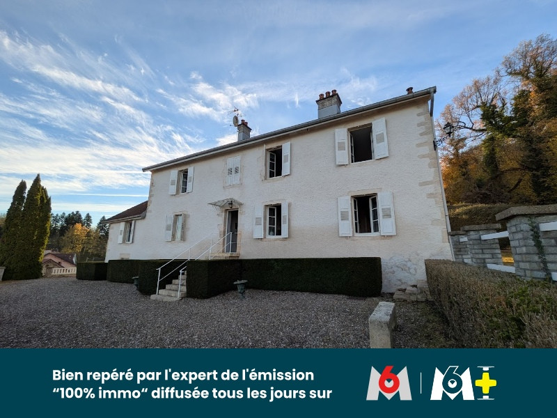 
                                                Vente
                                                 Une ancienne cure vue sur la Saone où le charme opère dès le seuil…