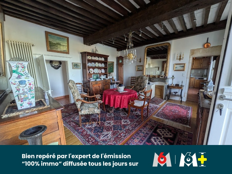 
                                                Vente
                                                 Une ancienne cure vue sur la Saone où le charme opère dès le seuil…