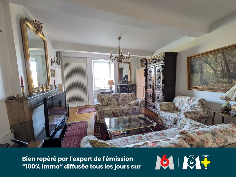 
                                                Vente
                                                 Une ancienne cure vue sur la Saone où le charme opère dès le seuil…